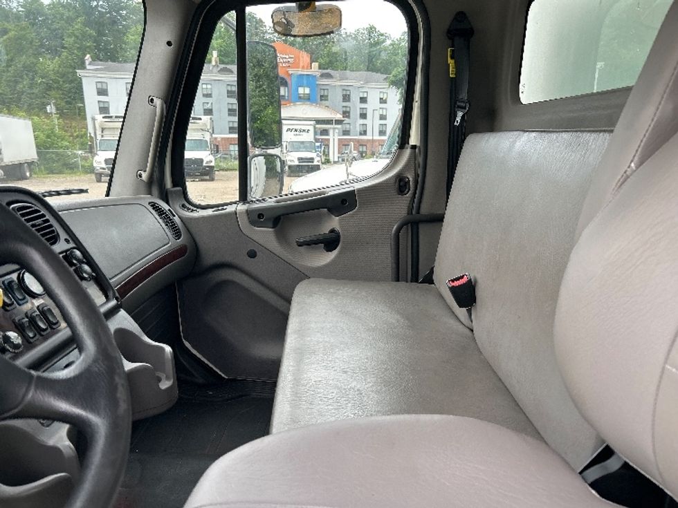 Medium Duty Box Truck-Light and Medium Duty Trucks-Freightliner-2020-M2-Cross Lanes-WV-169,755\n\t\tmiles-$ 56,500 - Image 19