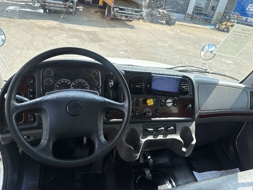 Medium Duty Box Truck-Light and Medium Duty Trucks-Freightliner-2020-M2-Dallas-TX-102,123\n\t\tmiles-$ 66,500 - Image 18