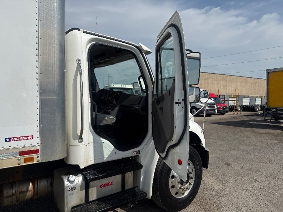 Medium Duty Box Truck-Light and Medium Duty Trucks-Freightliner-2020-M2-Dallas-TX-102,123\n\t\tmiles-$ 66,500 - Image 20