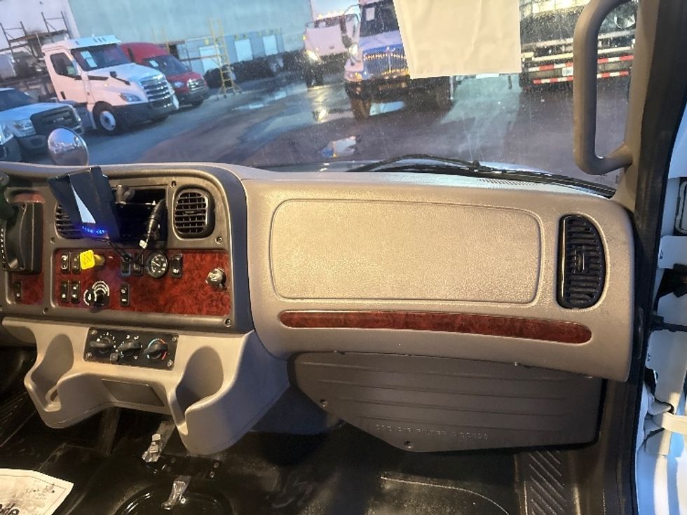 Medium Duty Box Truck-Light and Medium Duty Trucks-Freightliner-2020-M2-Dallas-TX-102,123\n\t\tmiles-$ 66,500 - Image 21