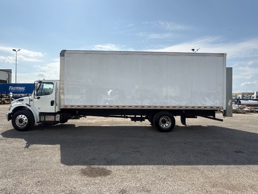 Medium Duty Box Truck-Light and Medium Duty Trucks-Freightliner-2020-M2-Dallas-TX-102,123\n\t\tmiles-$ 66,500 - Image 4
