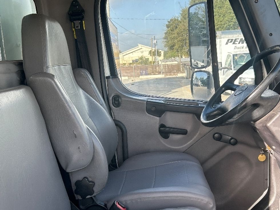 Medium Duty Box Truck-Light and Medium Duty Trucks-Freightliner-2020-M2-Dallas-TX-133,950\n\t\tmiles-$ 67,250 - Image 22