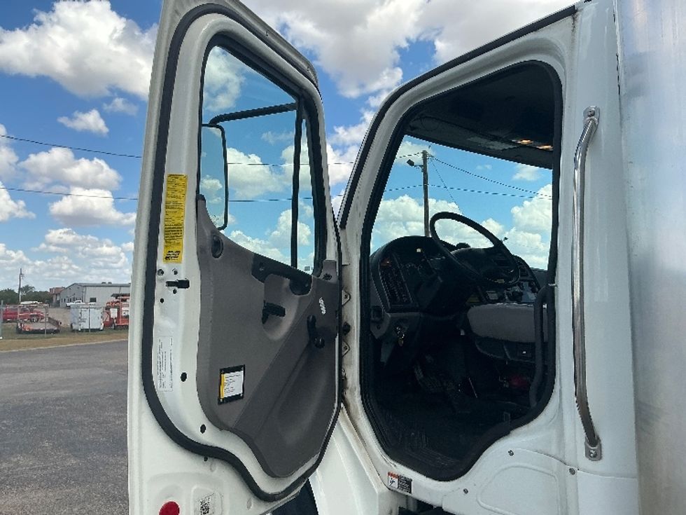 Medium Duty Box Truck-Light and Medium Duty Trucks-Freightliner-2020-M2-Dallas-TX-137,624\n\t\tmiles-$ 66,750 - Image 16