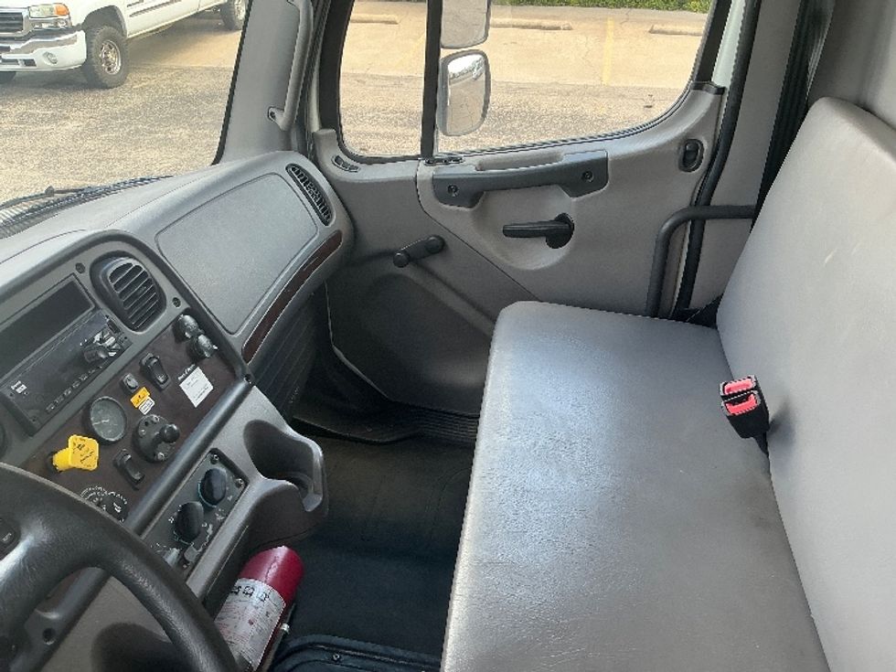 Medium Duty Box Truck-Light and Medium Duty Trucks-Freightliner-2020-M2-Dallas-TX-137,624\n\t\tmiles-$ 66,750 - Image 19
