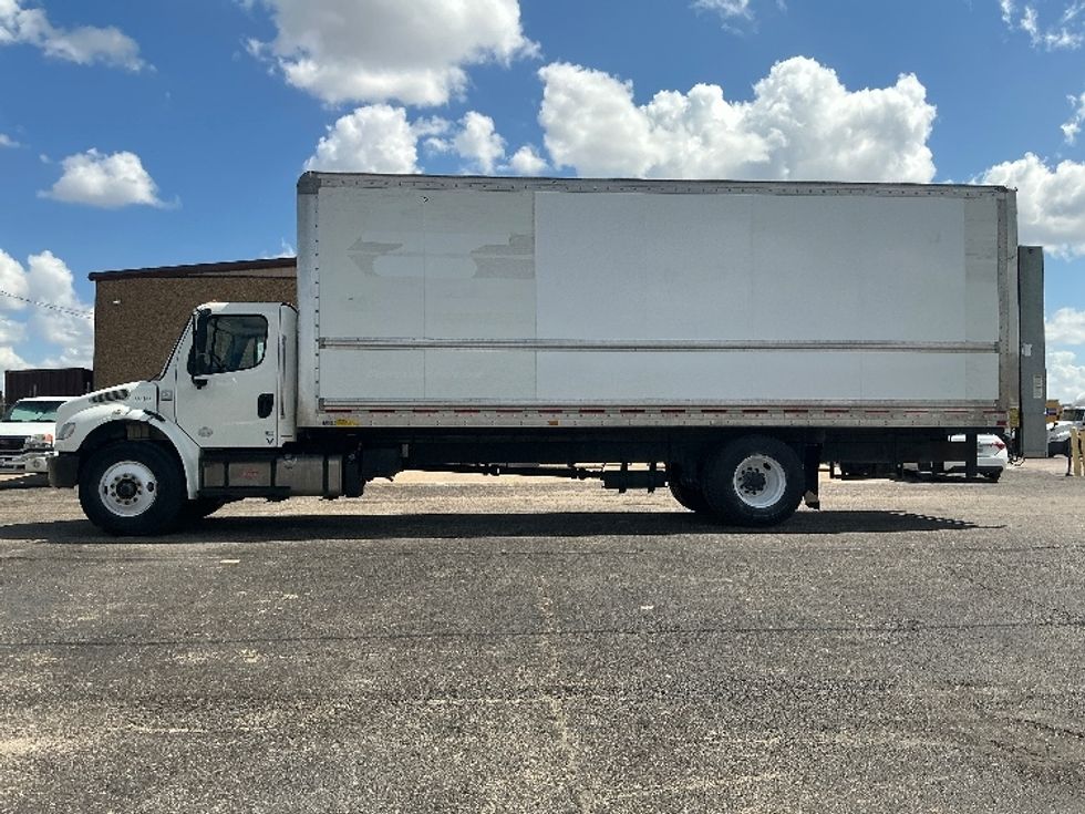 Medium Duty Box Truck-Light and Medium Duty Trucks-Freightliner-2020-M2-Dallas-TX-137,624\n\t\tmiles-$ 66,750 - Image 4