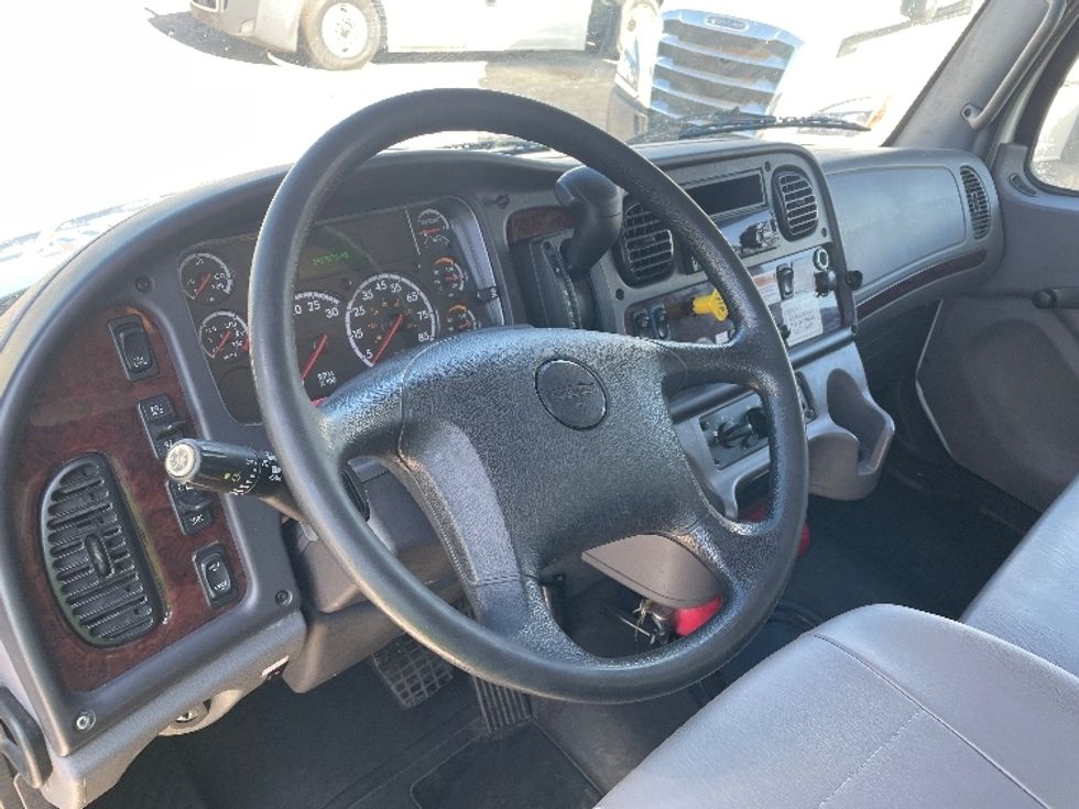 Medium Duty Box Truck-Light and Medium Duty Trucks-Freightliner-2020-M2-Dallas-TX-139,444\n\t\tmiles-$ 56,750 - Image 15