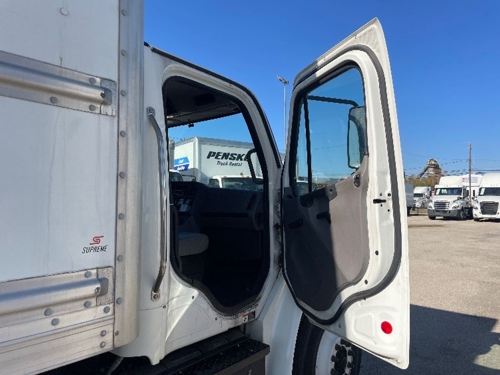 Medium Duty Box Truck-Light and Medium Duty Trucks-Freightliner-2020-M2-Dallas-TX-139,444\n\t\tmiles-$ 56,750 - Image 16