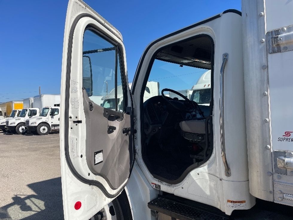 Medium Duty Box Truck-Light and Medium Duty Trucks-Freightliner-2020-M2-Dallas-TX-139,444\n\t\tmiles-$ 56,750 - Image 18