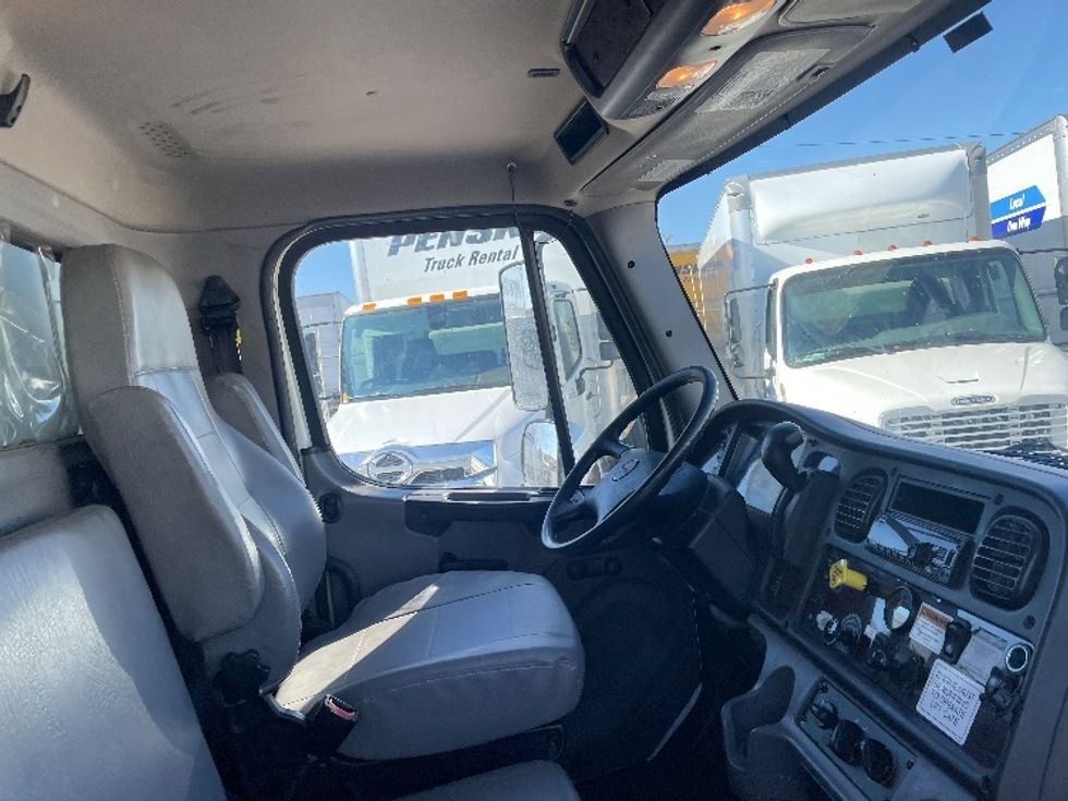Medium Duty Box Truck-Light and Medium Duty Trucks-Freightliner-2020-M2-Dallas-TX-139,444\n\t\tmiles-$ 56,750 - Image 22