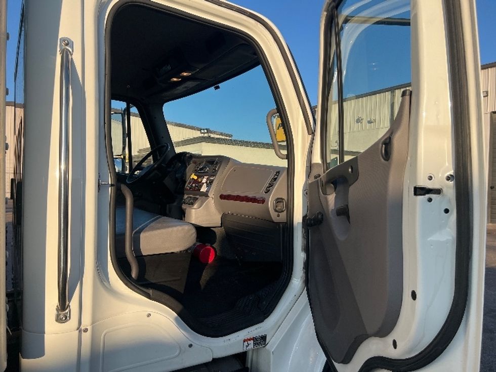 Medium Duty Box Truck-Light and Medium Duty Trucks-Freightliner-2020-M2-Dallas-TX-159,139\n\t\tmiles-$ 53,750 - Image 20