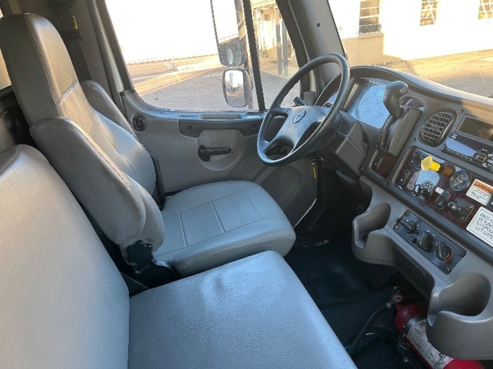 Medium Duty Box Truck-Light and Medium Duty Trucks-Freightliner-2020-M2-Dallas-TX-159,139\n\t\tmiles-$ 53,750 - Image 22