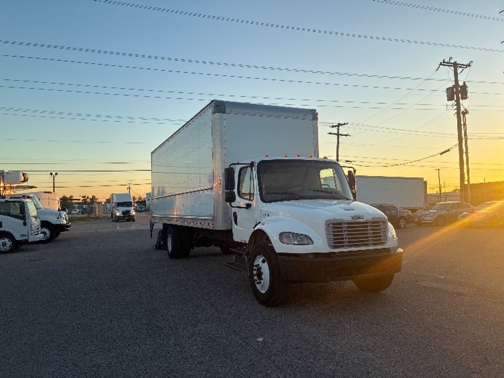 Medium Duty Box Truck-Light and Medium Duty Trucks-Freightliner-2020-M2-Dallas-TX-163,872\n\t\tmiles-$ 53,000 - Image 1
