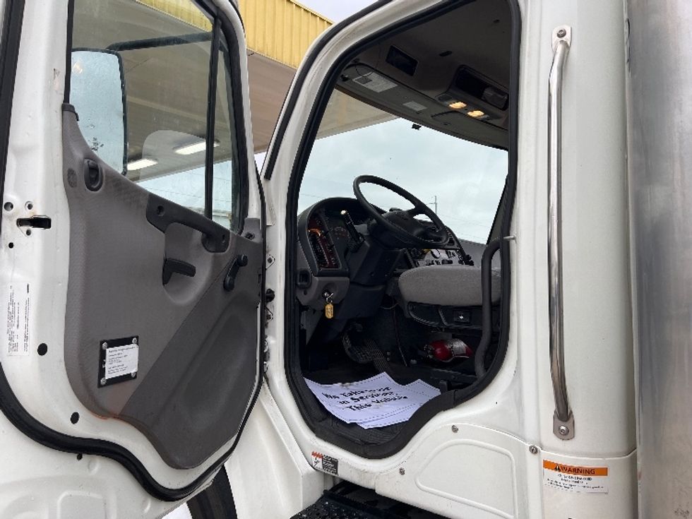 Medium Duty Box Truck-Light and Medium Duty Trucks-Freightliner-2020-M2-Dallas-TX-163,872\n\t\tmiles-$ 53,000 - Image 16
