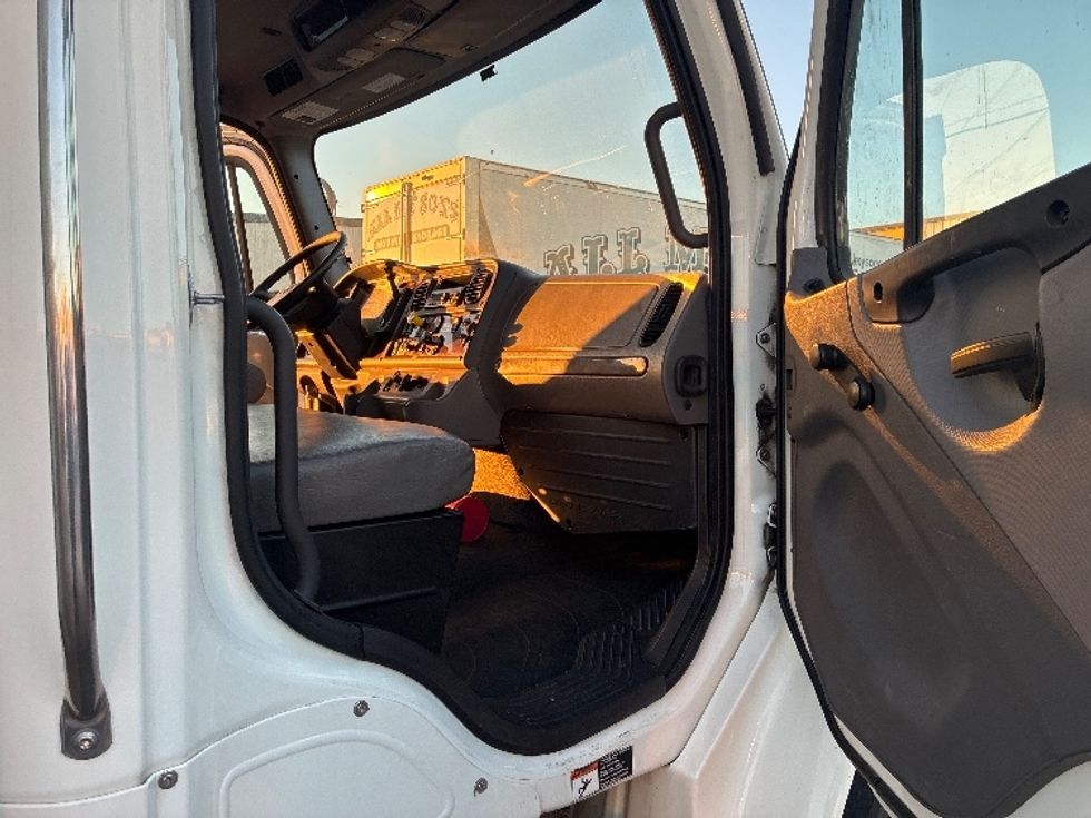 Medium Duty Box Truck-Light and Medium Duty Trucks-Freightliner-2020-M2-Dallas-TX-163,872\n\t\tmiles-$ 53,000 - Image 20