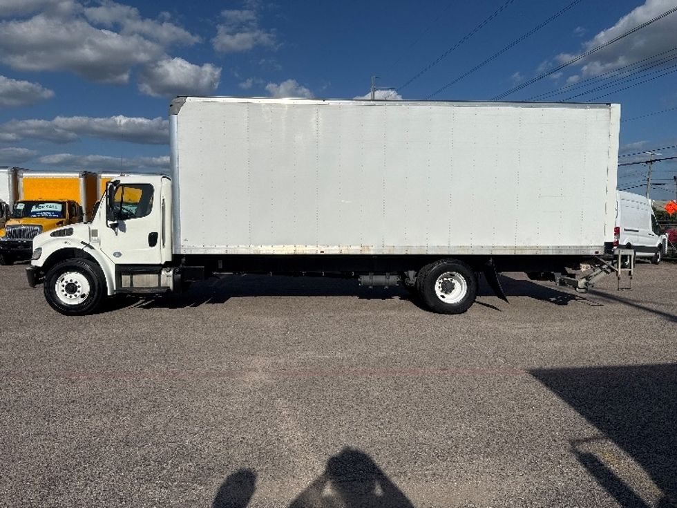 Medium Duty Box Truck-Light and Medium Duty Trucks-Freightliner-2020-M2-Dallas-TX-193,695\n\t\tmiles-$ 48,750 - Image 4