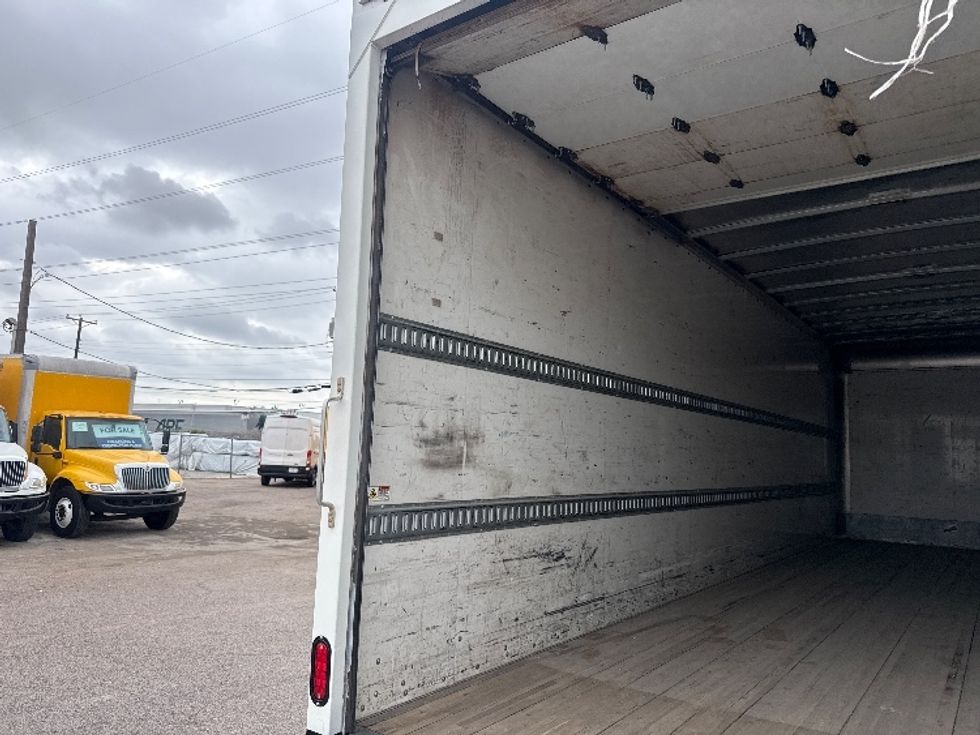 Medium Duty Box Truck-Light and Medium Duty Trucks-Freightliner-2020-M2-Dallas-TX-195,180\n\t\tmiles-$ 53,250 - Image 11