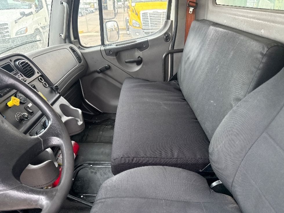 Medium Duty Box Truck-Light and Medium Duty Trucks-Freightliner-2020-M2-Dallas-TX-195,180\n\t\tmiles-$ 53,250 - Image 19
