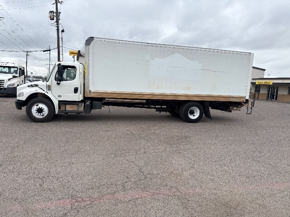 Medium Duty Box Truck-Light and Medium Duty Trucks-Freightliner-2020-M2-Dallas-TX-195,180\n\t\tmiles-$ 53,250 - Image 4