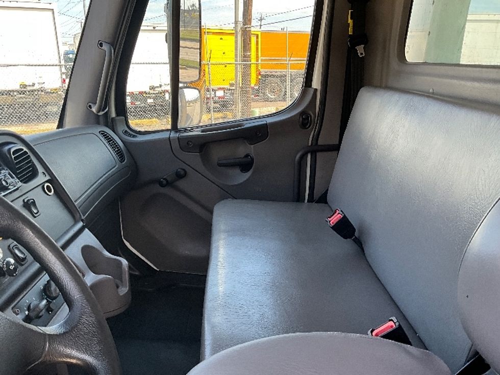 Medium Duty Box Truck-Light and Medium Duty Trucks-Freightliner-2020-M2-Dallas-TX-214,676\n\t\tmiles-$ 45,000 - Image 18