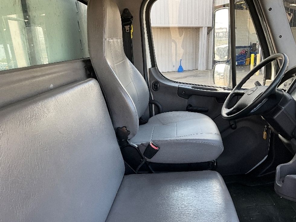Medium Duty Box Truck-Light and Medium Duty Trucks-Freightliner-2020-M2-Dallas-TX-214,676\n\t\tmiles-$ 45,000 - Image 21