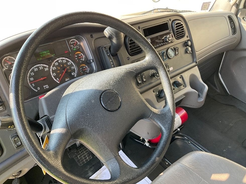 Medium Duty Box Truck-Light and Medium Duty Trucks-Freightliner-2020-M2-Dallas-TX-32,353\n\t\tmiles-$ 71,500 - Image 18