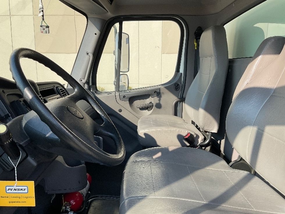 Medium Duty Box Truck-Light and Medium Duty Trucks-Freightliner-2020-M2-Dallas-TX-32,353\n\t\tmiles-$ 71,500 - Image 19