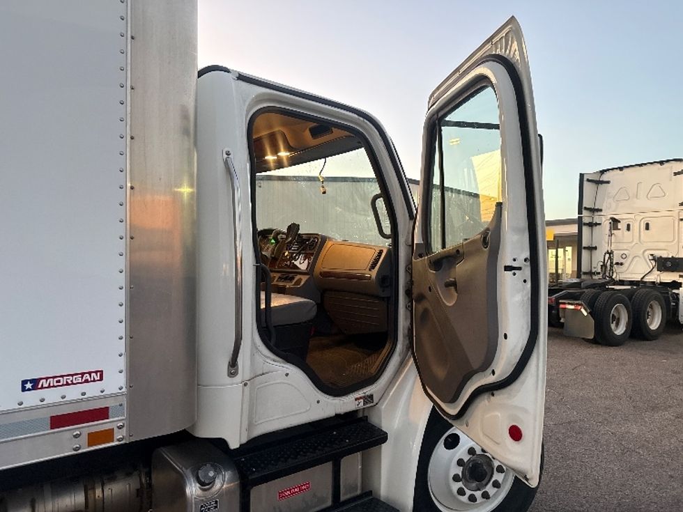 Medium Duty Box Truck-Light and Medium Duty Trucks-Freightliner-2020-M2-Dallas-TX-53,031\n\t\tmiles-$ 71,000 - Image 20