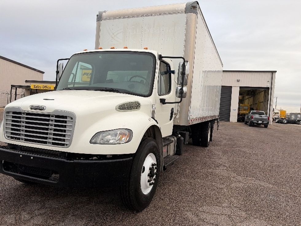 Medium Duty Box Truck-Light and Medium Duty Trucks-Freightliner-2020-M2-Dallas-TX-55,622\n\t\tmiles-$ 70,500 - Image 3