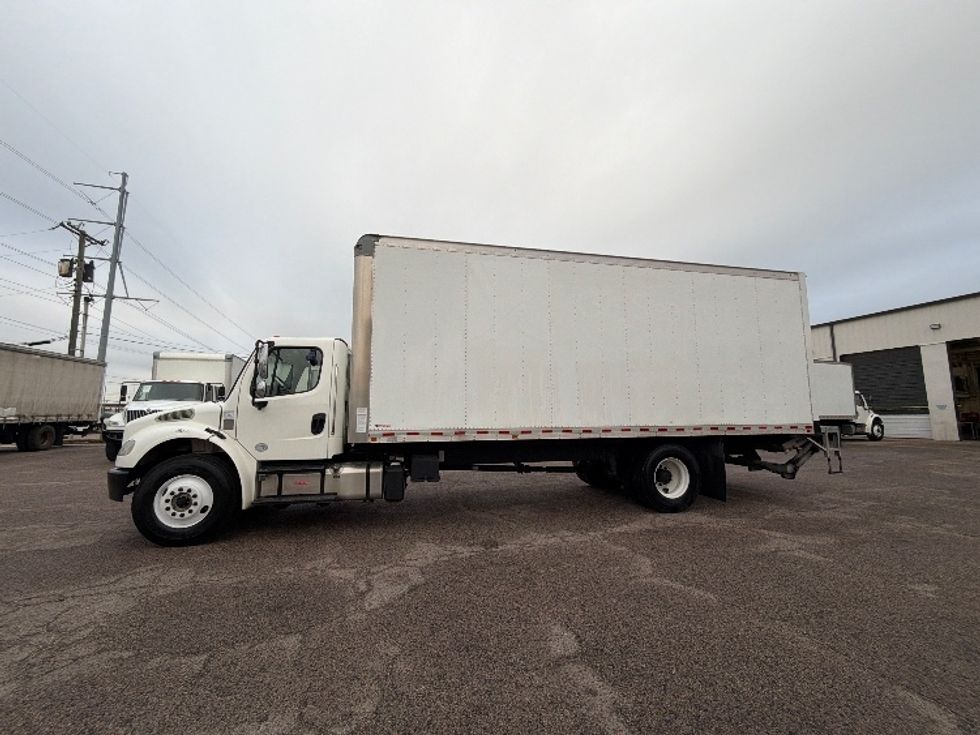 Medium Duty Box Truck-Light and Medium Duty Trucks-Freightliner-2020-M2-Dallas-TX-55,622\n\t\tmiles-$ 70,500 - Image 4