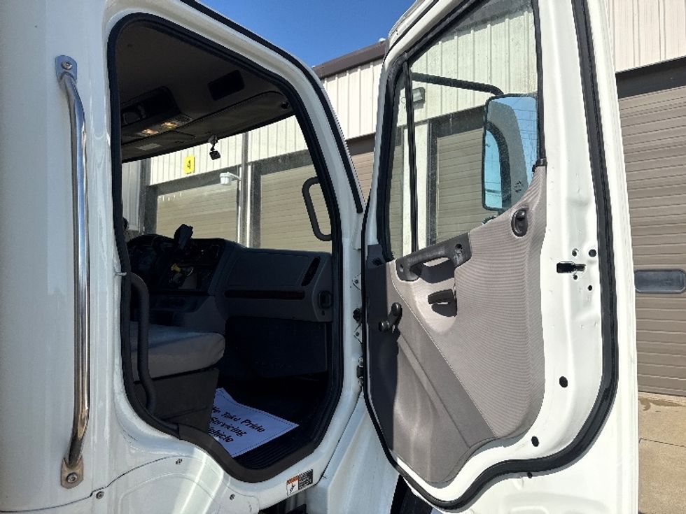 Medium Duty Box Truck-Light and Medium Duty Trucks-Freightliner-2020-M2-Dallas-TX-58,679\n\t\tmiles-$ 70,250 - Image 20