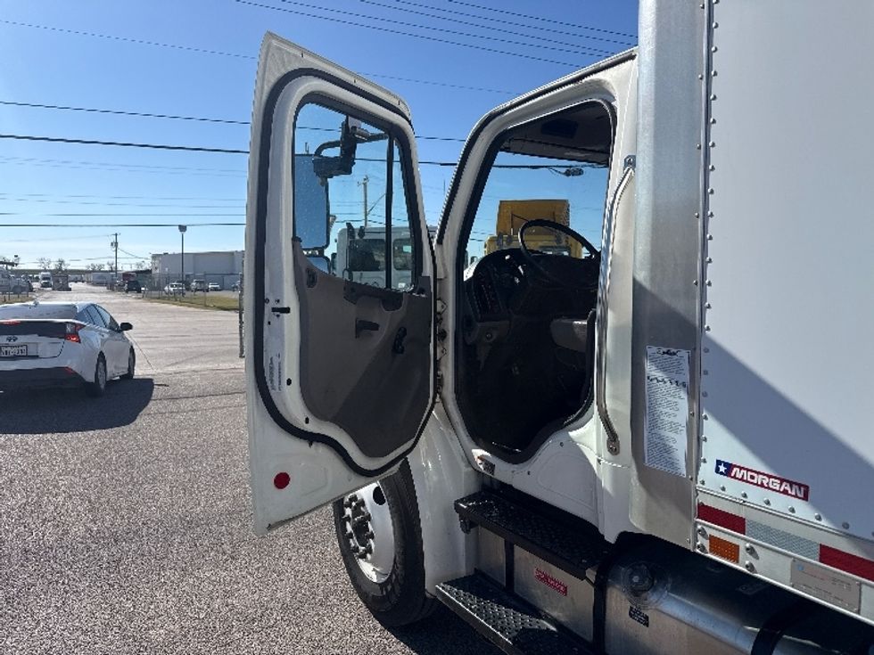 Medium Duty Box Truck-Light and Medium Duty Trucks-Freightliner-2020-M2-Dallas-TX-59,029\n\t\tmiles-$ 70,250 - Image 16