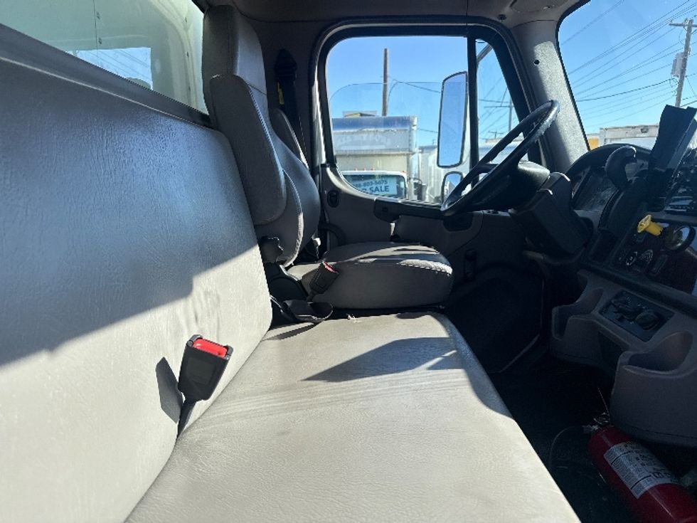 Medium Duty Box Truck-Light and Medium Duty Trucks-Freightliner-2020-M2-Dallas-TX-59,029\n\t\tmiles-$ 70,250 - Image 22