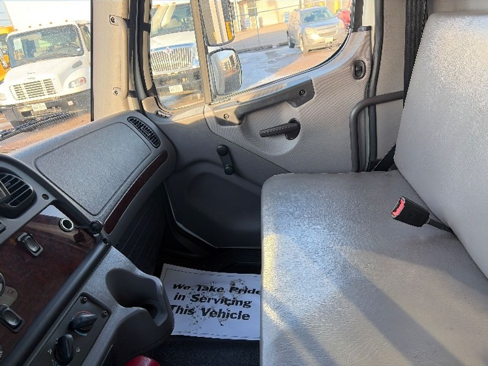 Medium Duty Box Truck-Light and Medium Duty Trucks-Freightliner-2020-M2-Dallas-TX-61,757\n\t\tmiles-$ 69,000 - Image 19