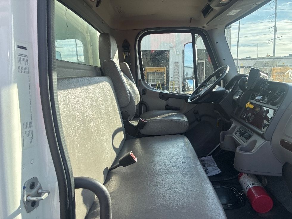 Medium Duty Box Truck-Light and Medium Duty Trucks-Freightliner-2020-M2-Dallas-TX-61,757\n\t\tmiles-$ 69,000 - Image 22