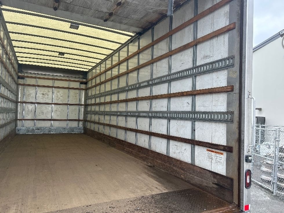 Medium Duty Box Truck-Light and Medium Duty Trucks-Freightliner-2020-M2-Dartmouth-NS-184,336\n\t\tkm-$ 69,500 - Image 12