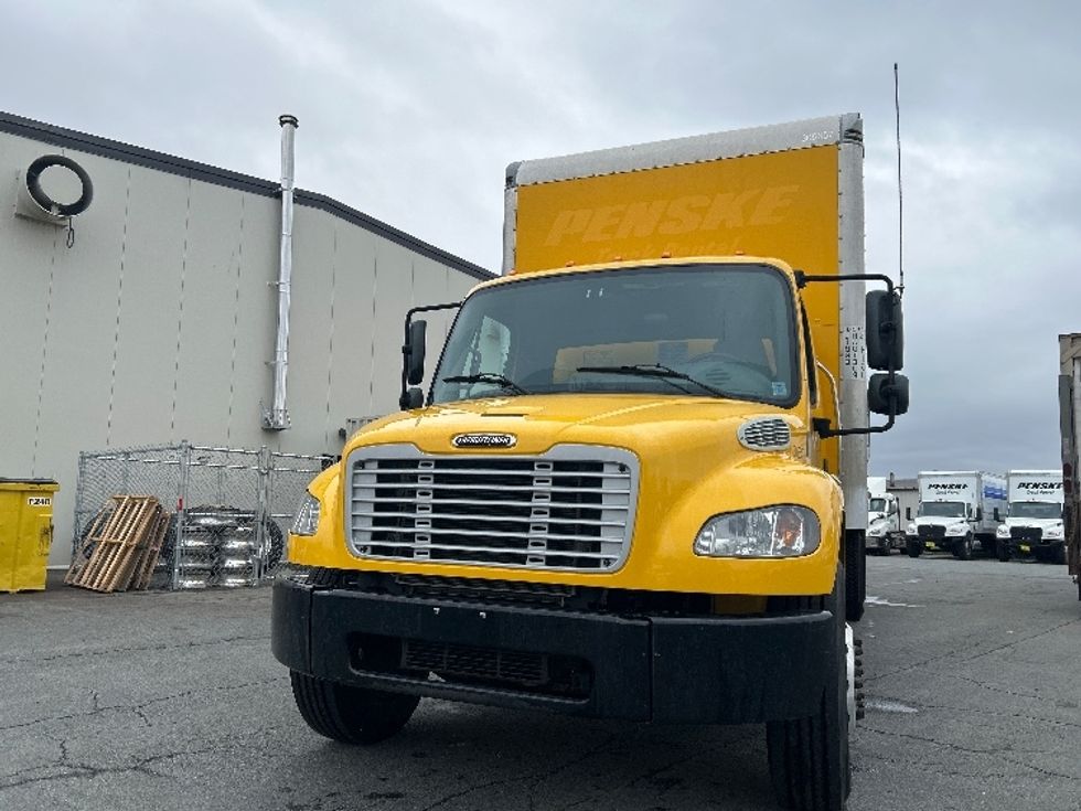 Medium Duty Box Truck-Light and Medium Duty Trucks-Freightliner-2020-M2-Dartmouth-NS-184,336\n\t\tkm-$ 69,500 - Image 2