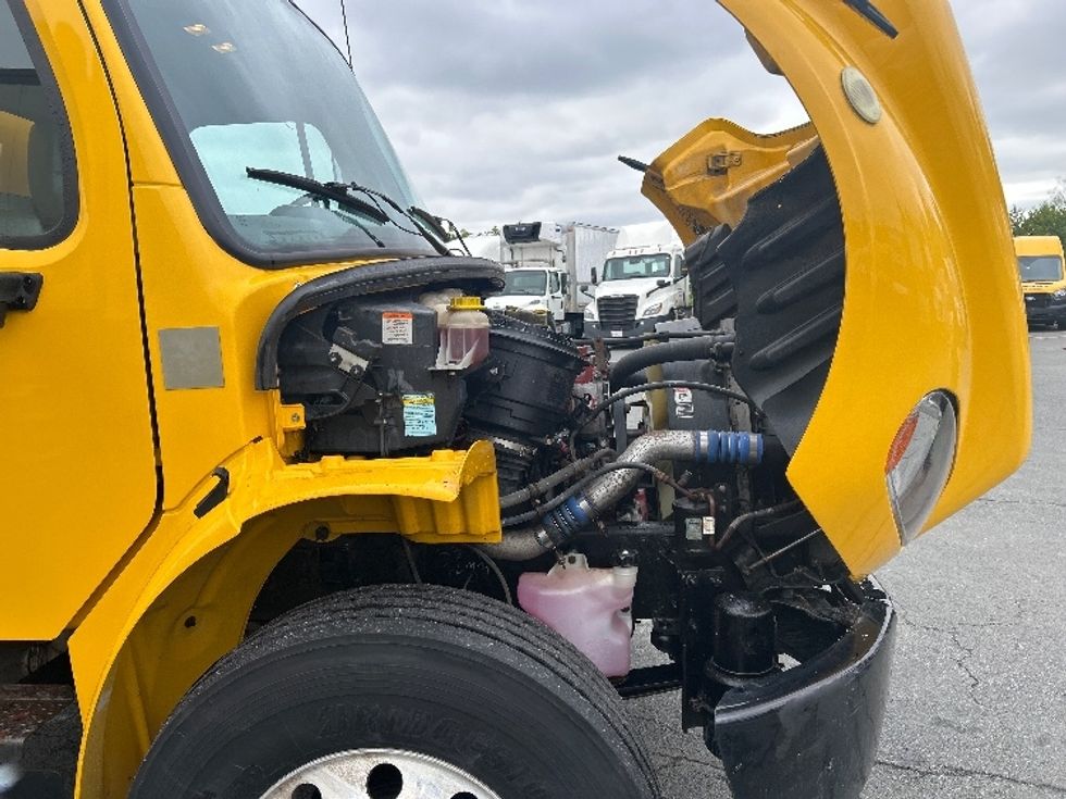 Medium Duty Box Truck-Light and Medium Duty Trucks-Freightliner-2020-M2-Dartmouth-NS-184,336\n\t\tkm-$ 69,500 - Image 23