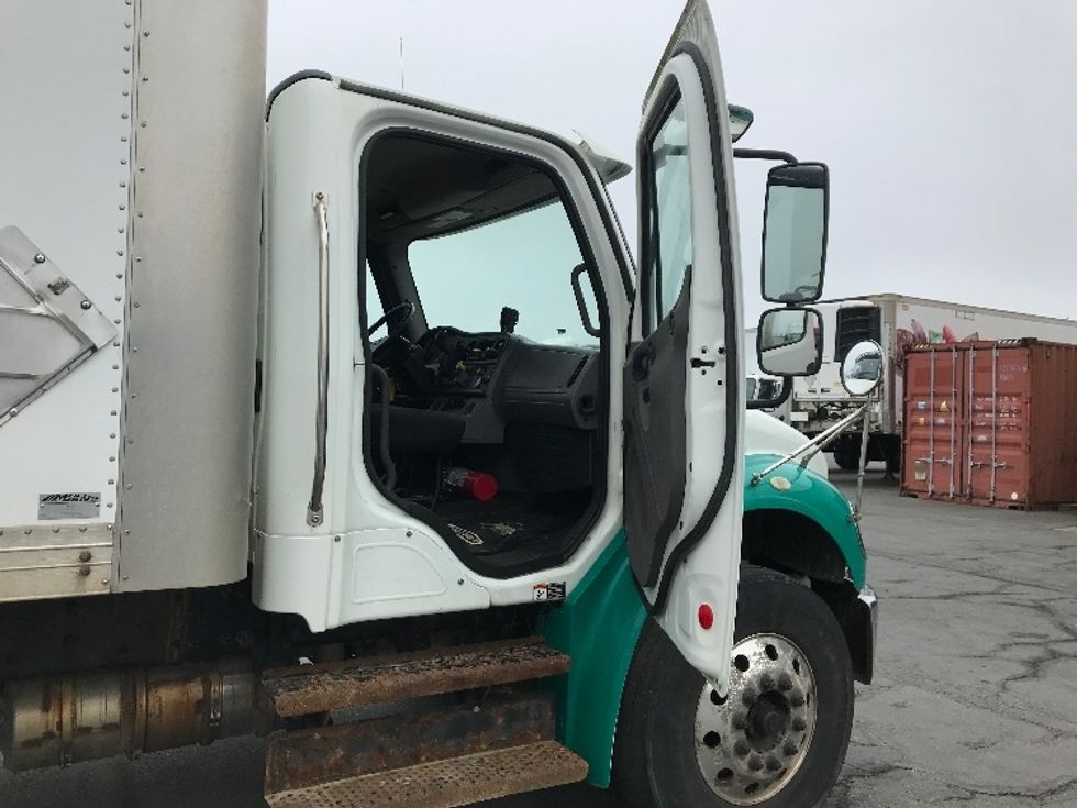 Medium Duty Box Truck-Light and Medium Duty Trucks-Freightliner-2020-M2-Dartmouth-NS-201,617\n\t\tkm-$ 75,250 - Image 20