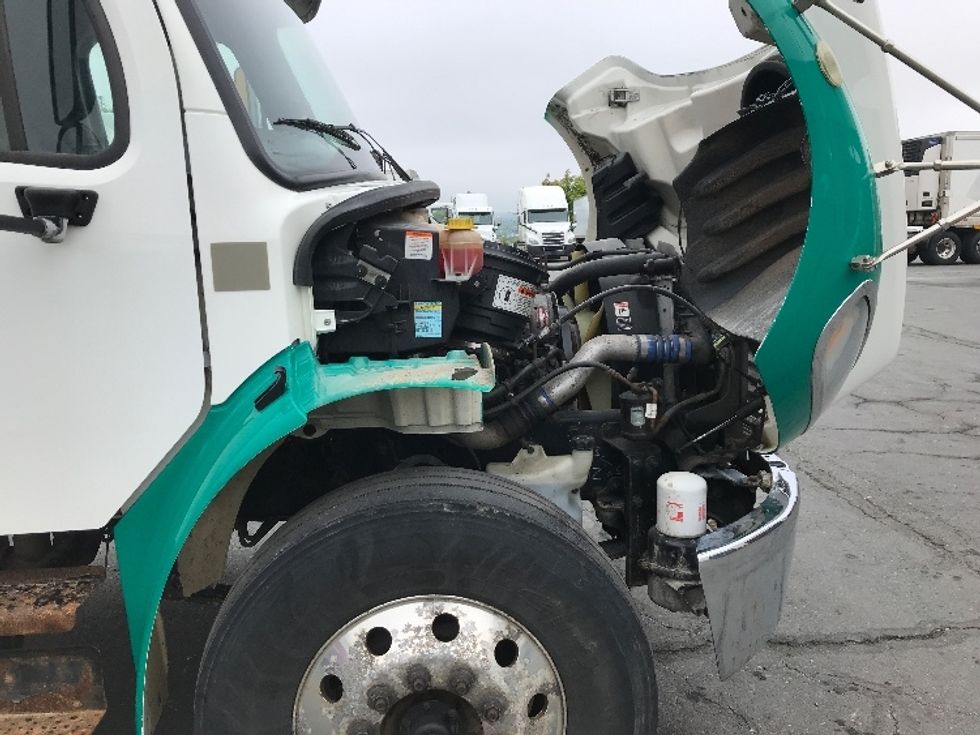 Medium Duty Box Truck-Light and Medium Duty Trucks-Freightliner-2020-M2-Dartmouth-NS-201,617\n\t\tkm-$ 75,250 - Image 23