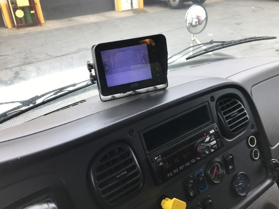 Medium Duty Box Truck-Light and Medium Duty Trucks-Freightliner-2020-M2-Dartmouth-NS-201,617\n\t\tkm-$ 75,250 - Image 25