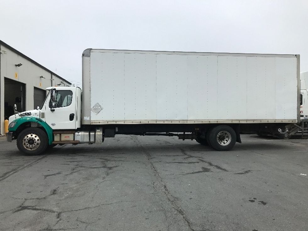 Medium Duty Box Truck-Light and Medium Duty Trucks-Freightliner-2020-M2-Dartmouth-NS-201,617\n\t\tkm-$ 75,250 - Image 4