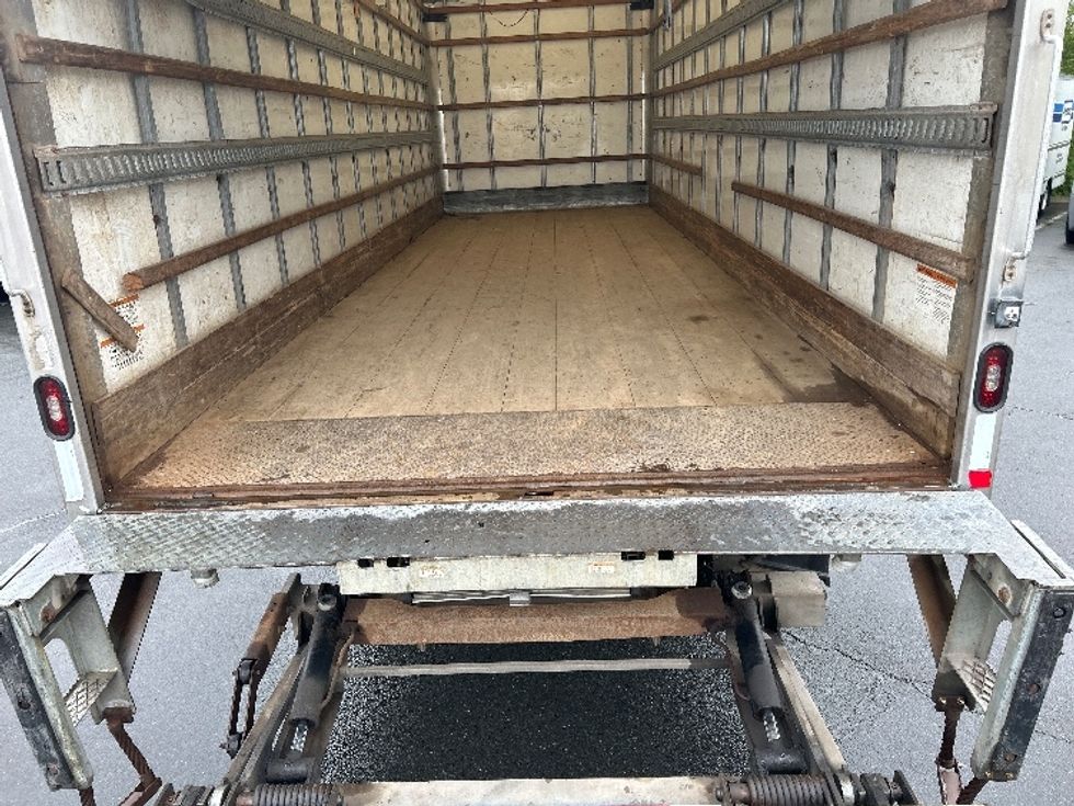 Medium Duty Box Truck-Light and Medium Duty Trucks-Freightliner-2020-M2-Dartmouth-NS-330,298\n\t\tkm-$ 57,500 - Image 10