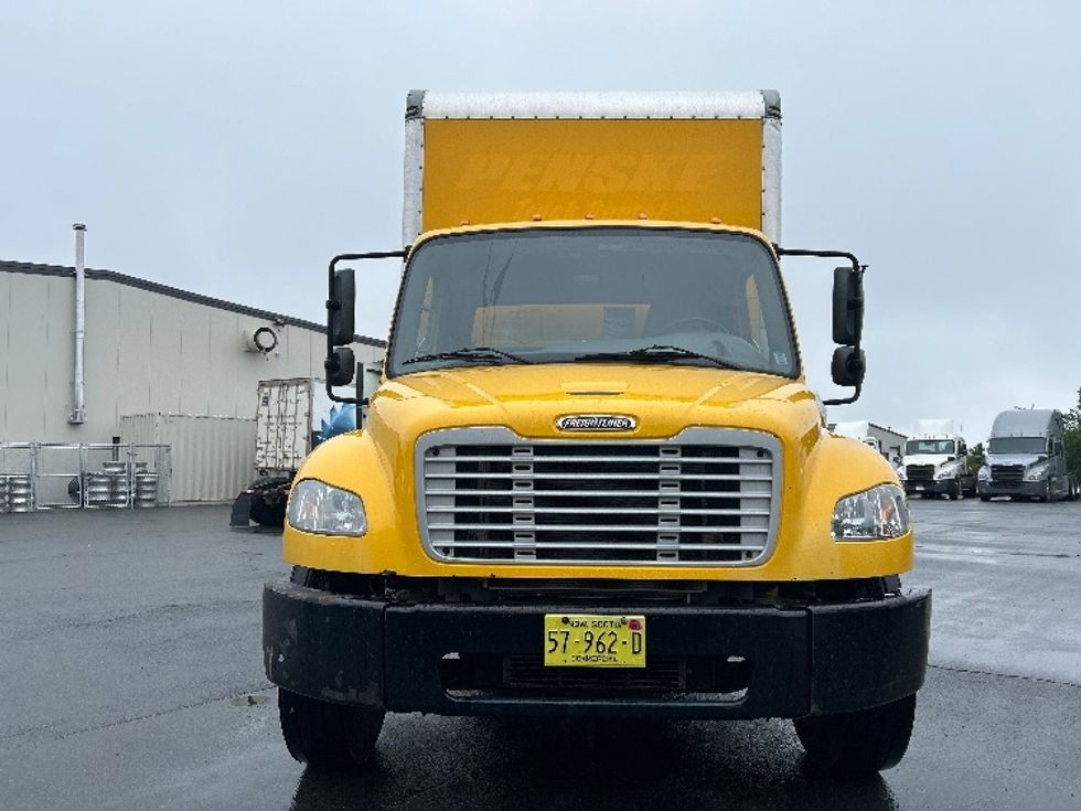 Medium Duty Box Truck-Light and Medium Duty Trucks-Freightliner-2020-M2-Dartmouth-NS-330,298\n\t\tkm-$ 57,500 - Image 2