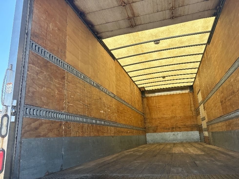 Medium Duty Box Truck-Light and Medium Duty Trucks-Freightliner-2020-M2-Davenport-IA-307,541\n\t\tmiles-$ 35,000 - Image 11