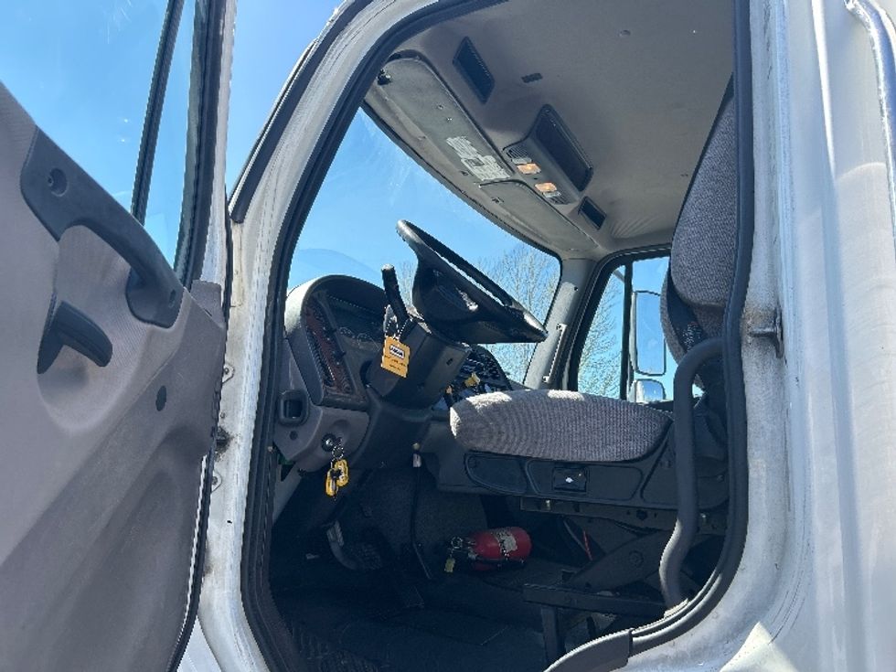 Medium Duty Box Truck-Light and Medium Duty Trucks-Freightliner-2020-M2-Davenport-IA-307,541\n\t\tmiles-$ 35,000 - Image 16