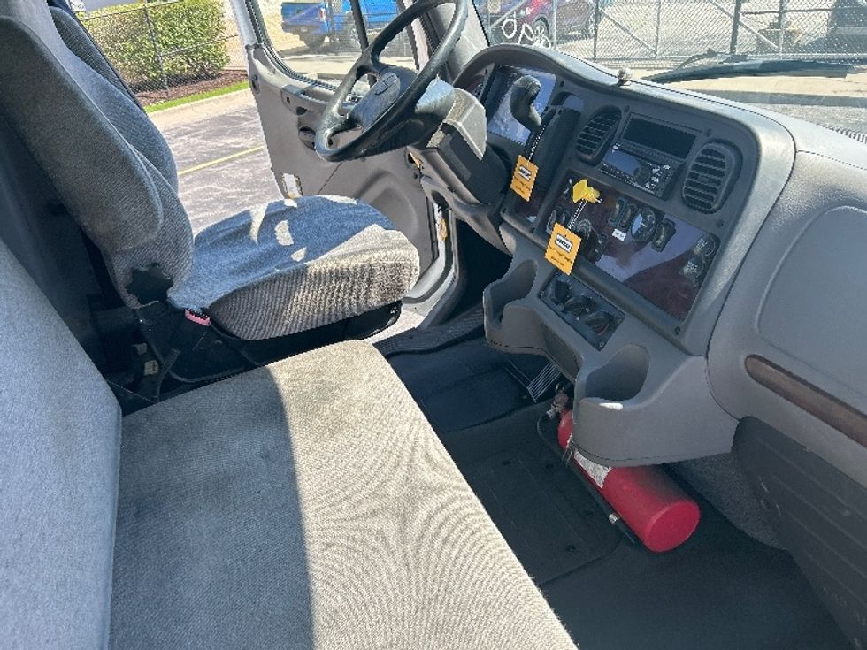 Medium Duty Box Truck-Light and Medium Duty Trucks-Freightliner-2020-M2-Davenport-IA-307,541\n\t\tmiles-$ 35,000 - Image 22