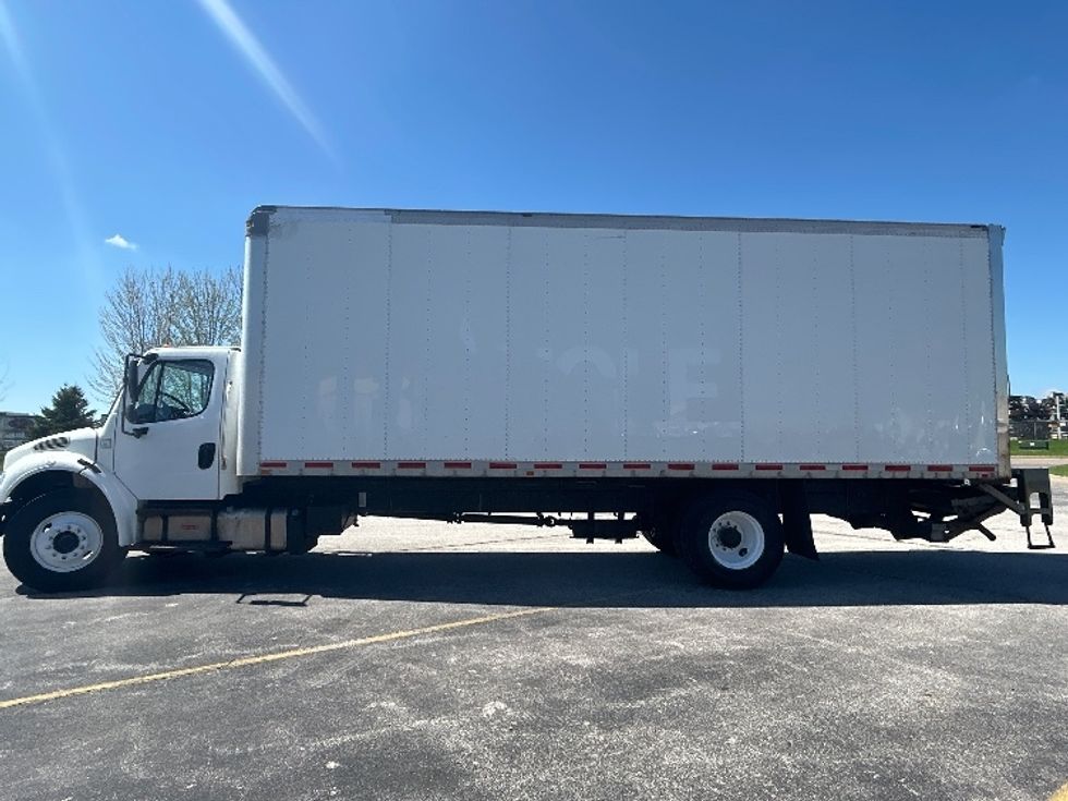 Medium Duty Box Truck-Light and Medium Duty Trucks-Freightliner-2020-M2-Davenport-IA-307,541\n\t\tmiles-$ 35,000 - Image 4