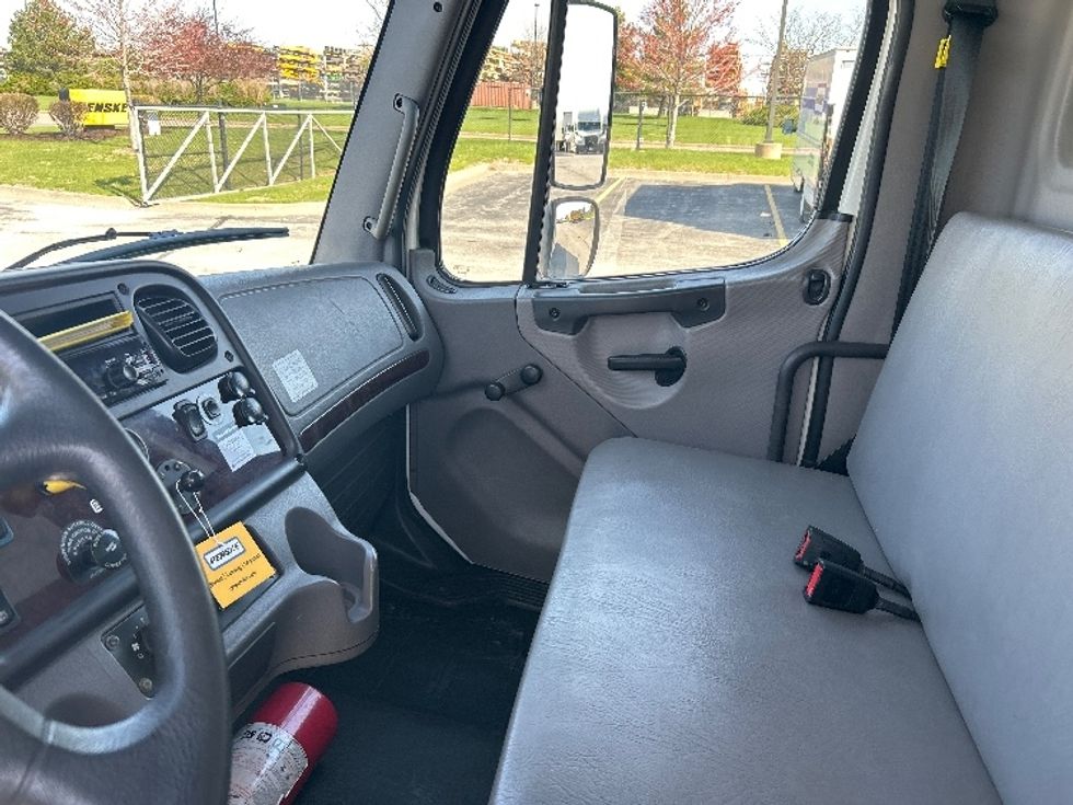 Medium Duty Box Truck-Light and Medium Duty Trucks-Freightliner-2020-M2-Davenport-IA-51,922\n\t\tmiles-$ 75,250 - Image 19