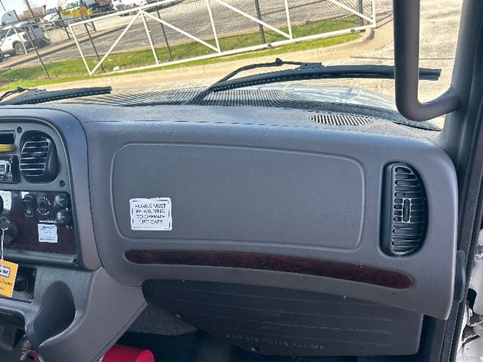 Medium Duty Box Truck-Light and Medium Duty Trucks-Freightliner-2020-M2-Davenport-IA-51,922\n\t\tmiles-$ 75,250 - Image 21