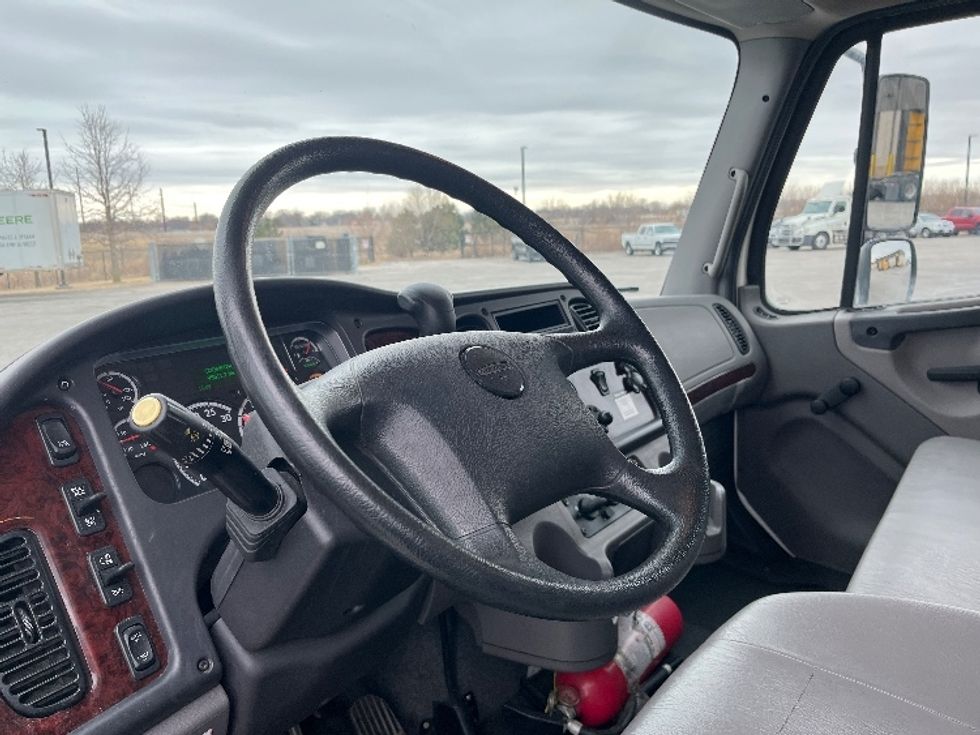 Medium Duty Box Truck-Light and Medium Duty Trucks-Freightliner-2020-M2-Davenport-IA-95,511\n\t\tmiles-$ 65,000 - Image 17